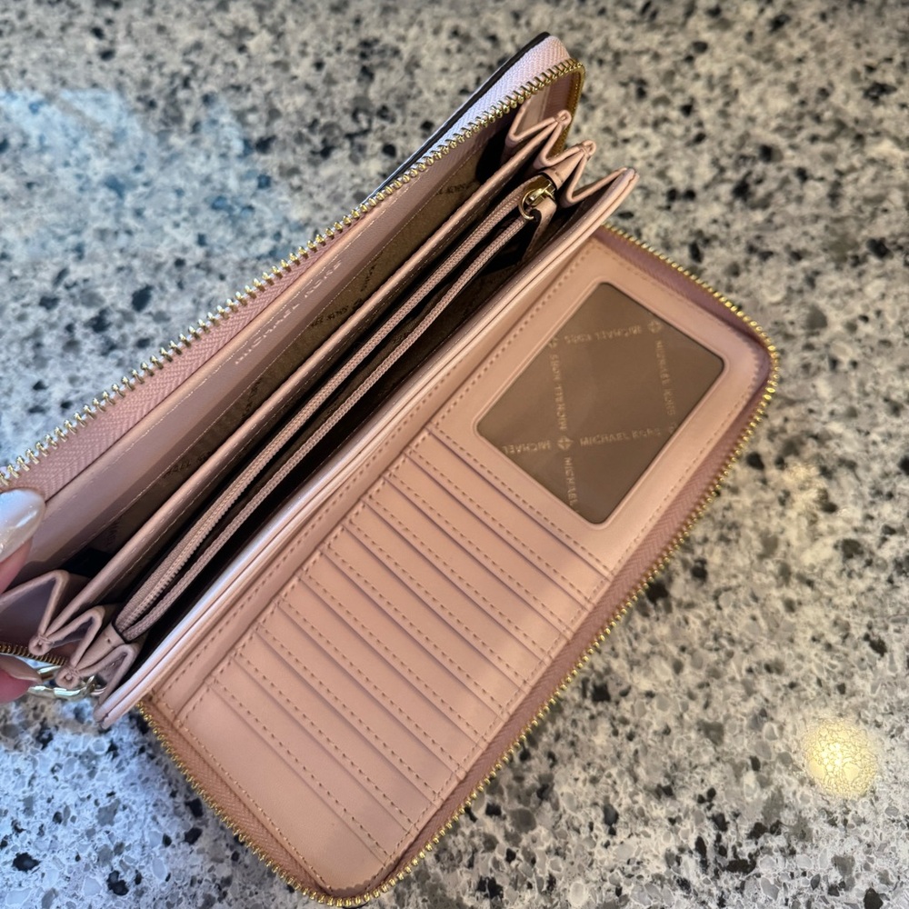 Michael Kors Pink Wallet - Picture 4 of 4